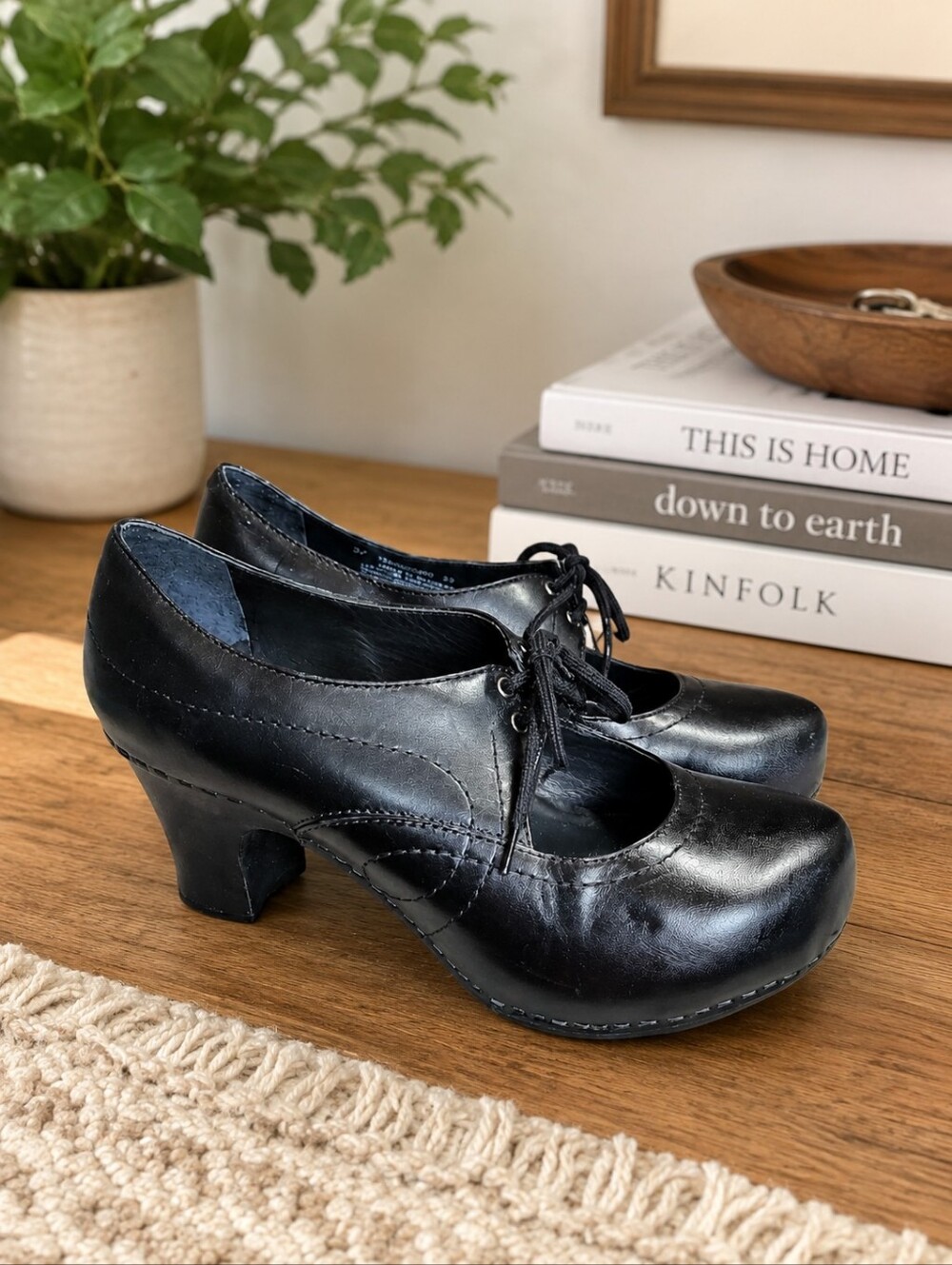 Classic Dansko Rory black leather Mary Jane clog heels in size US 7 - Picture 3 of 12